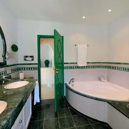 Esmeralda Villa