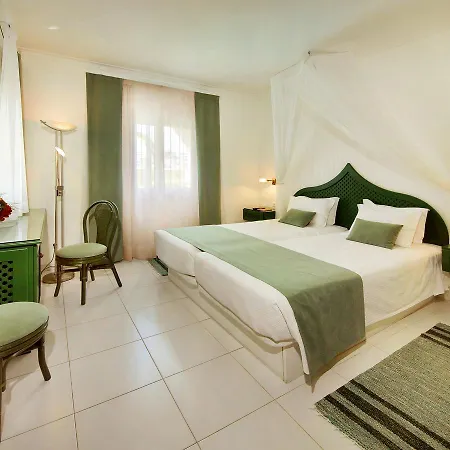 Esmeralda Villa