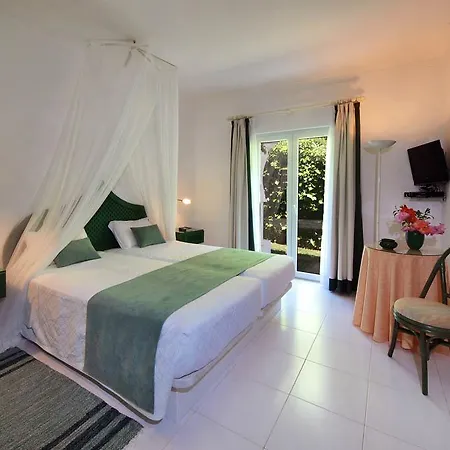 Esmeralda Villa