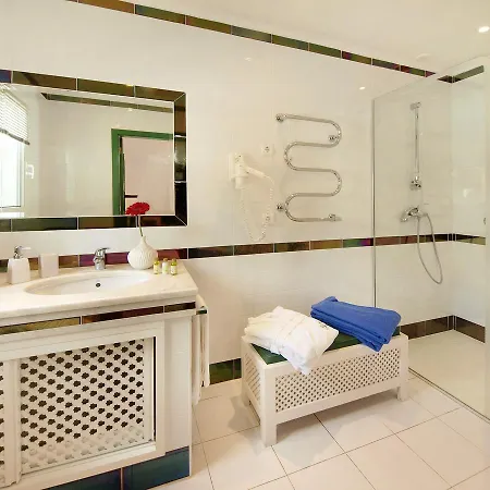 Esmeralda Villa Lagos